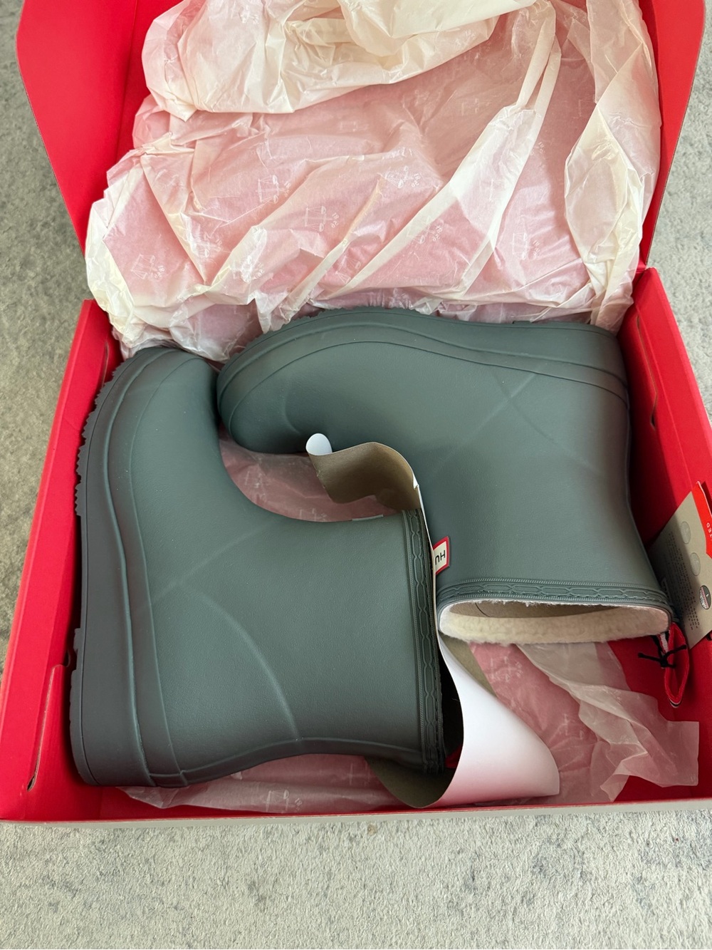 Hunter Women’s Play Short Sherpa Insulated Rain & Snow Boots in Olive Size 7